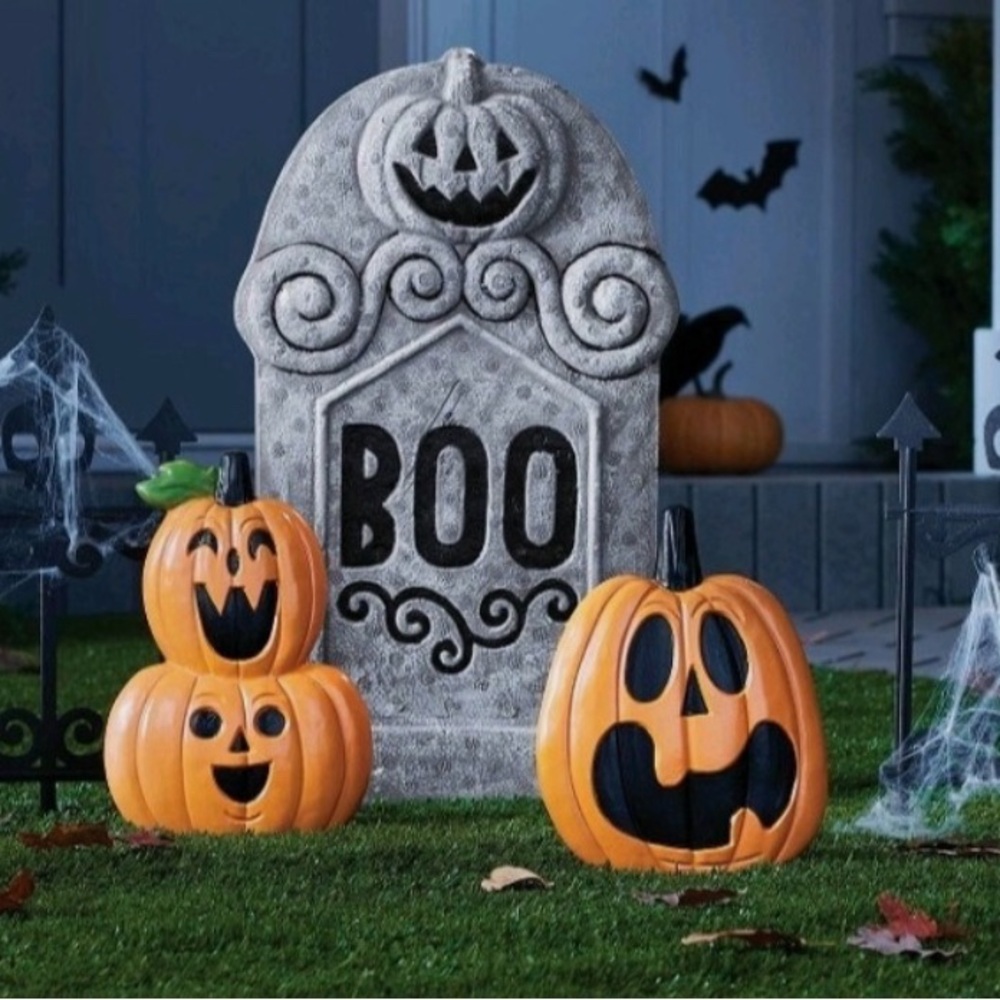 NEW| Halloween Pumpkin and Tombstone Decor Set